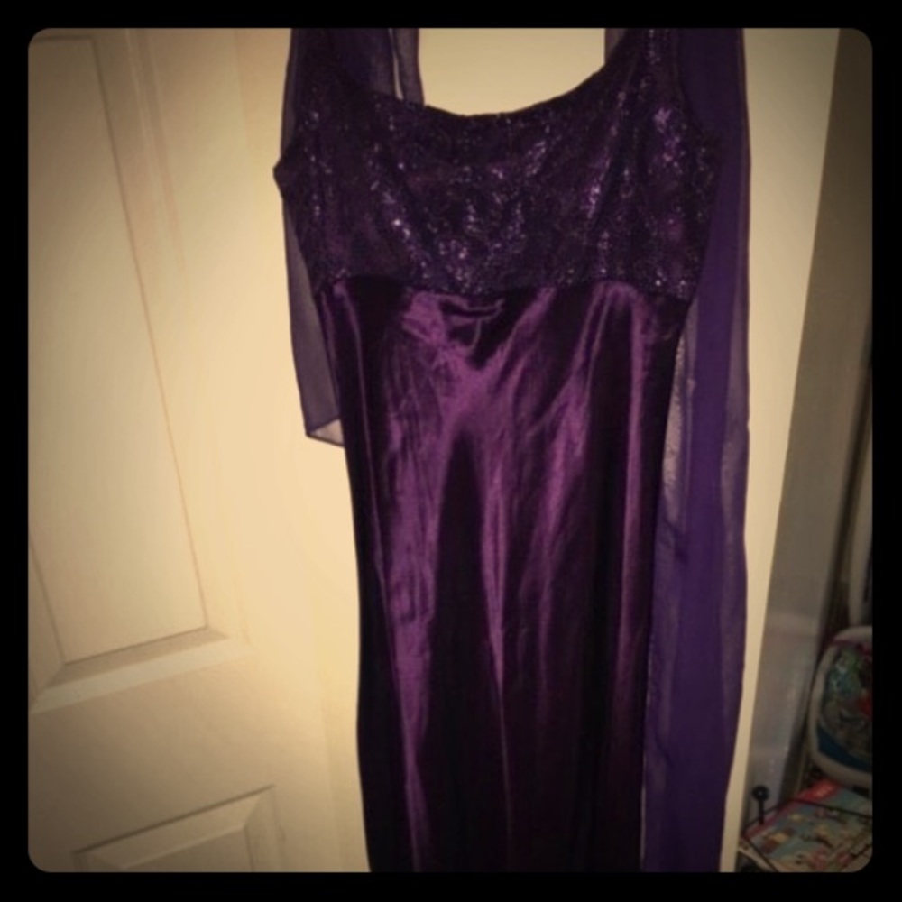 Purple spaghetti strap long dress